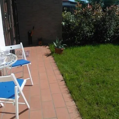 La Donna Con La Valigia Bed and breakfast